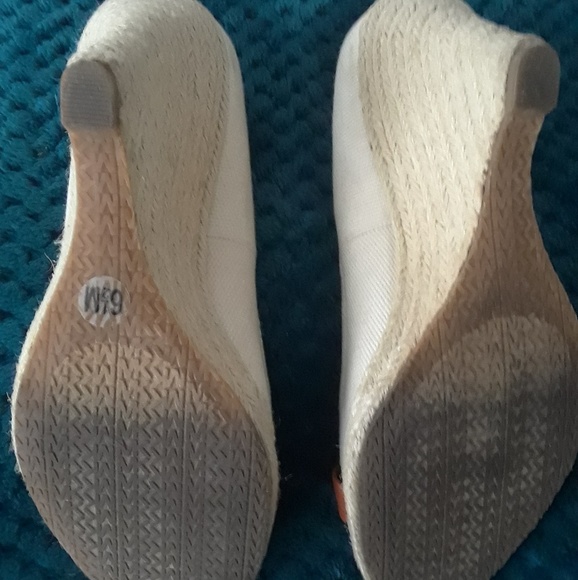 Michael Kors Meg Open Toe Wedge Shoes - Picture 3 of 3